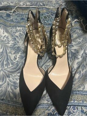 Jennifer Lopez Black Pointed Toe Heels with Gold Crystal Anklets